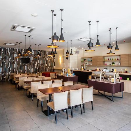 The Leverage Business Hotel Джохор-Бару Екстер'єр фото