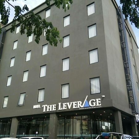 The Leverage Business Hotel Джохор-Бару Екстер'єр фото