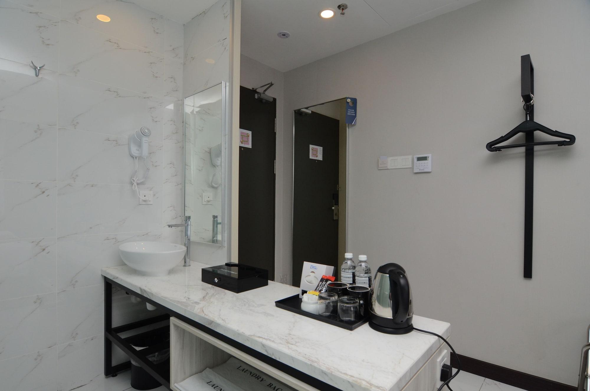 The Leverage Business Hotel Джохор-Бару Екстер'єр фото
