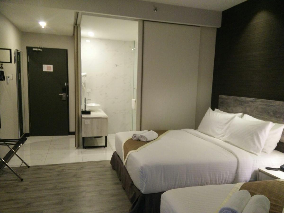The Leverage Business Hotel Джохор-Бару Екстер'єр фото