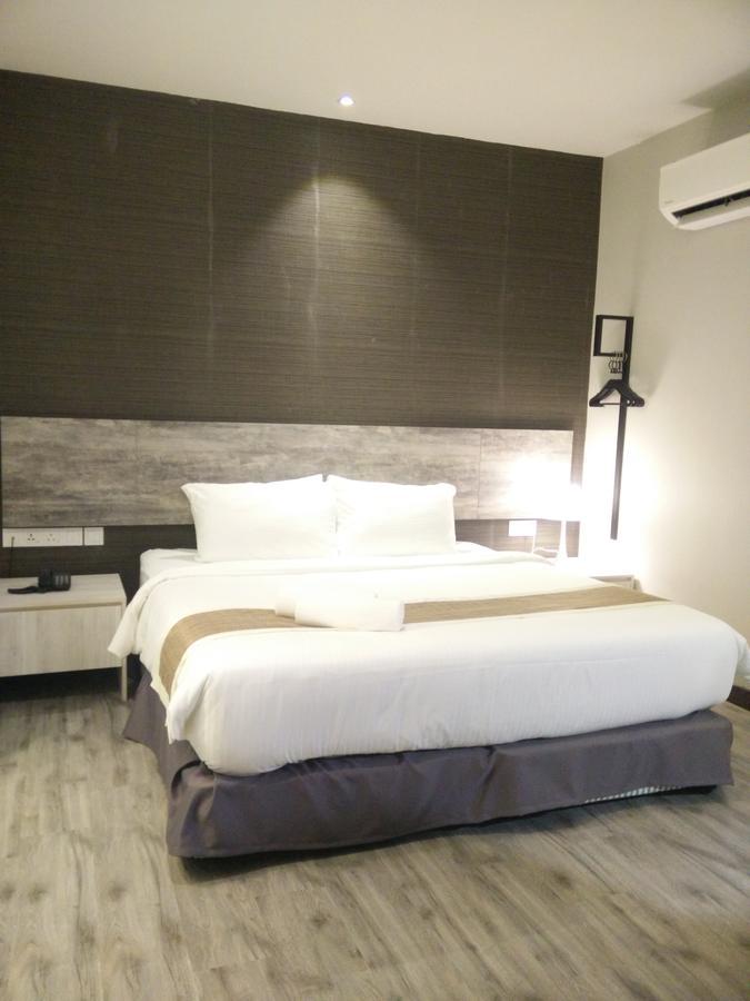 The Leverage Business Hotel Джохор-Бару Екстер'єр фото