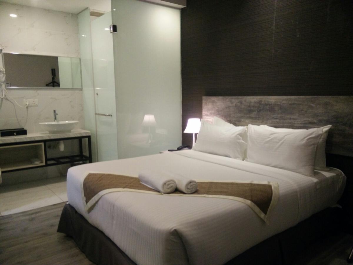 The Leverage Business Hotel Джохор-Бару Екстер'єр фото