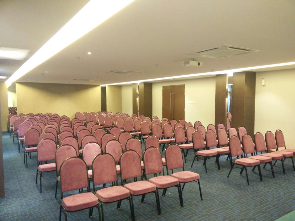 The Leverage Business Hotel Джохор-Бару Екстер'єр фото