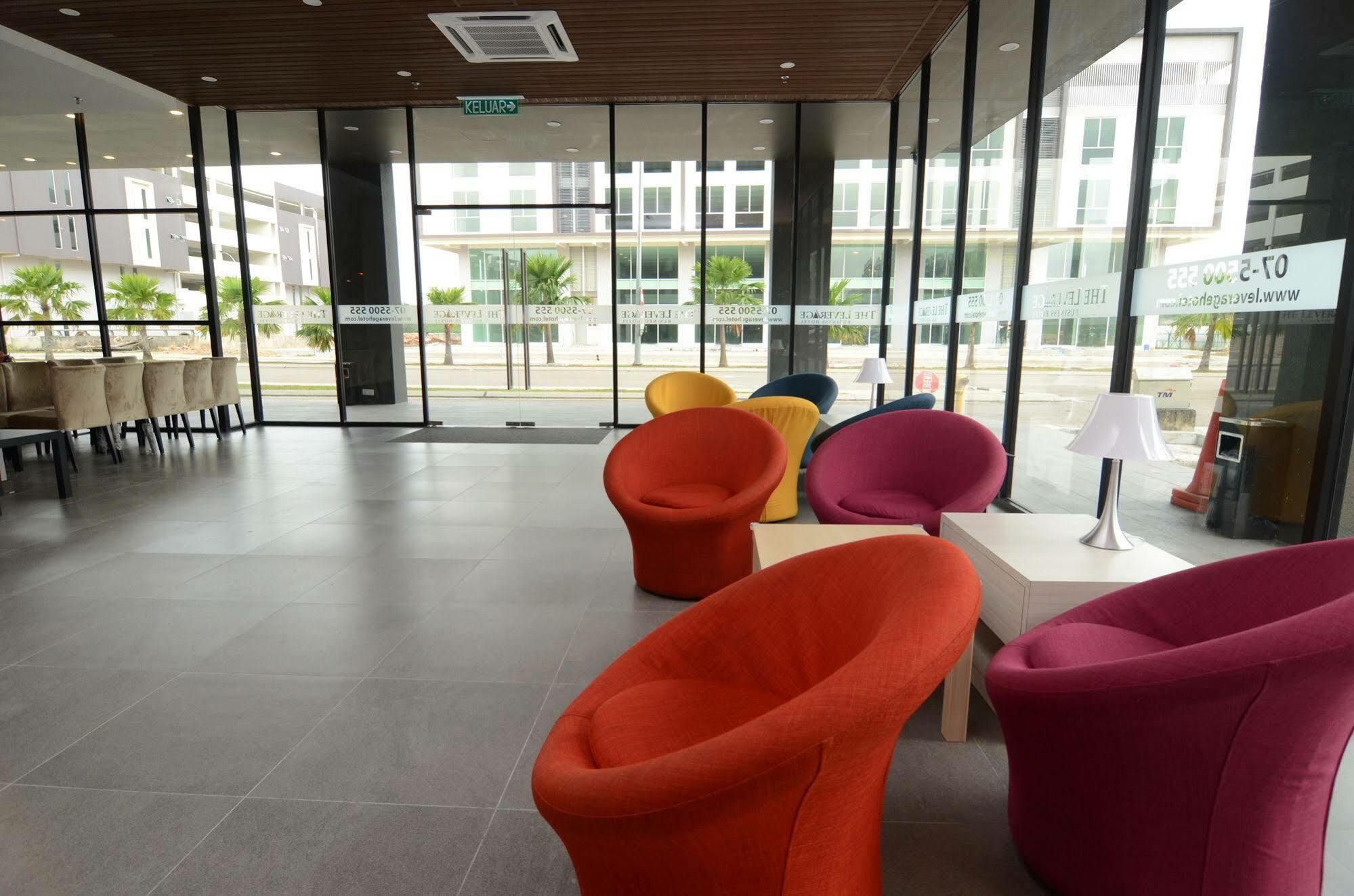 The Leverage Business Hotel Джохор-Бару Екстер'єр фото