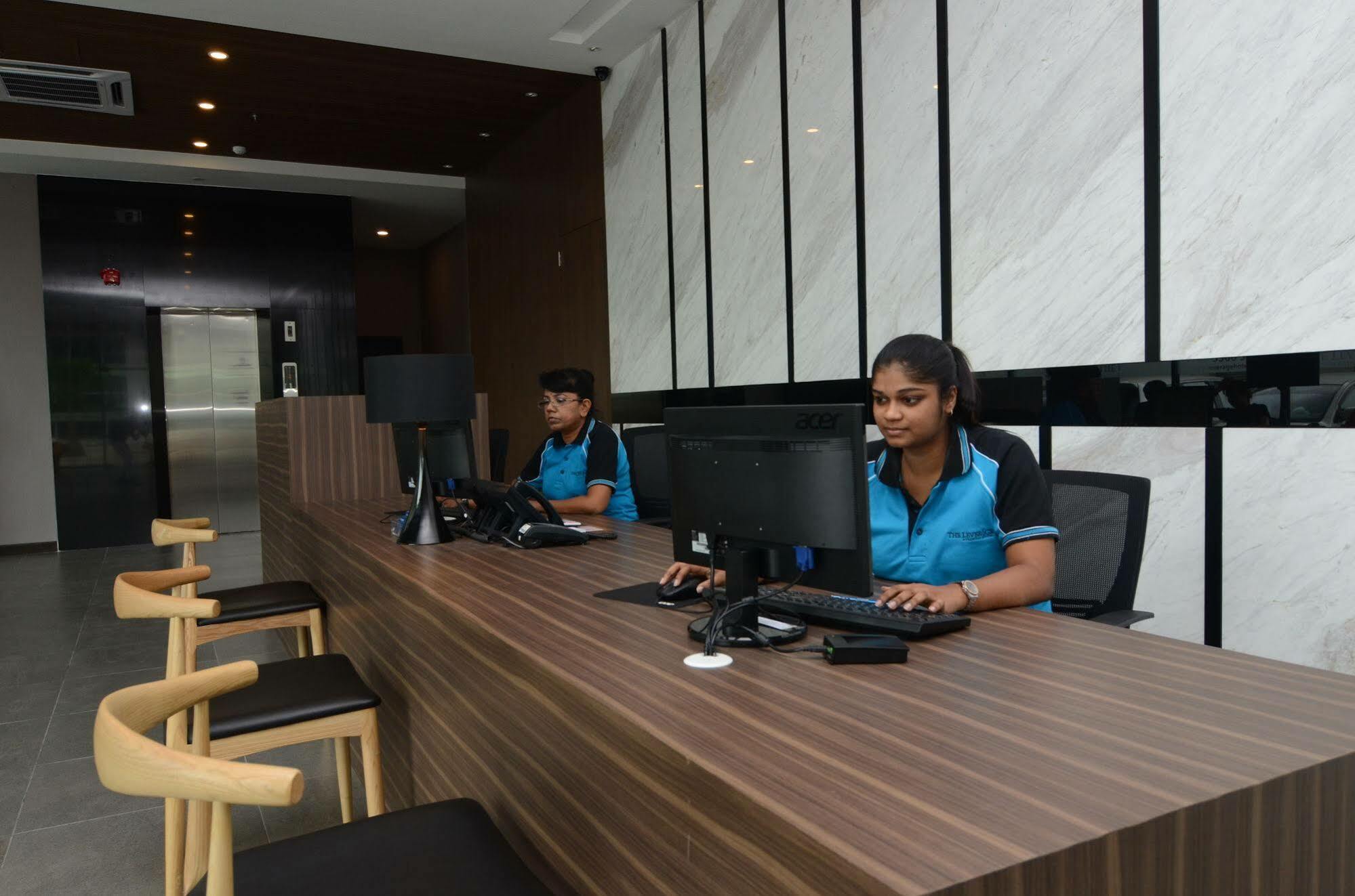 The Leverage Business Hotel Джохор-Бару Екстер'єр фото